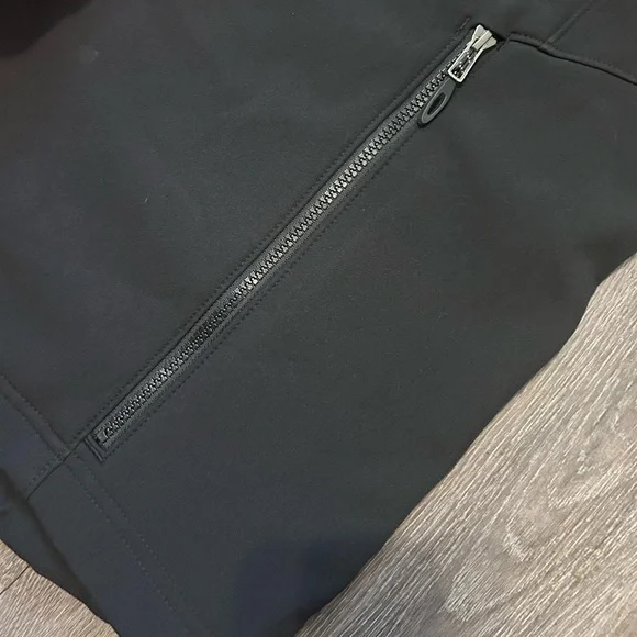 Ariat Logo 2.0 Softshel Vest Black Men’s Sz 2XL Zip Up Western Cowboy Water - Picture 8 of 12